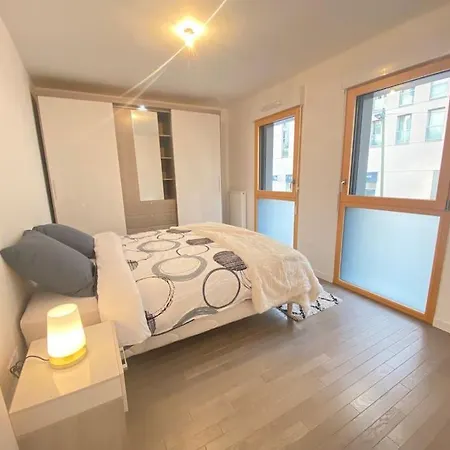 Apartment Standing Paris La Defense Arena *